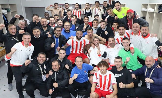 Galibiyet Pozu Soyunma Odasından