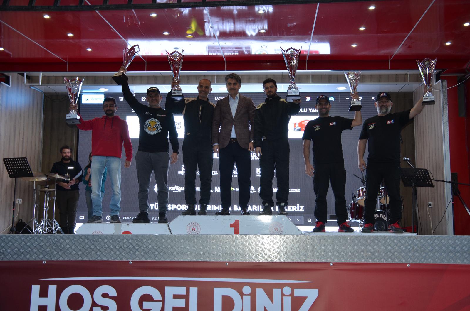 Şampiyonlar Ödüllerini Aldı