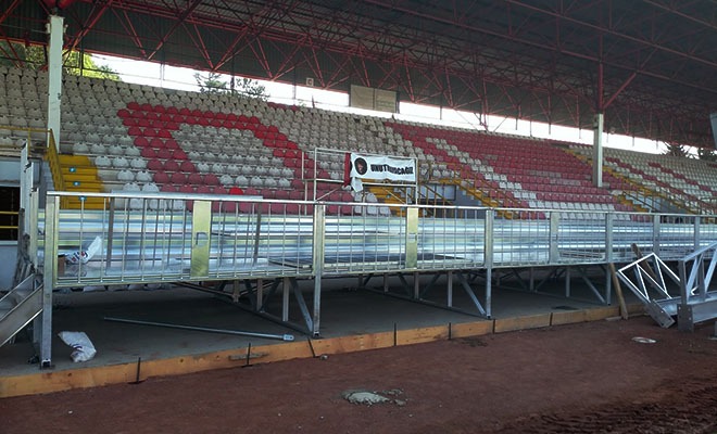 Tribün Montajı Başladı