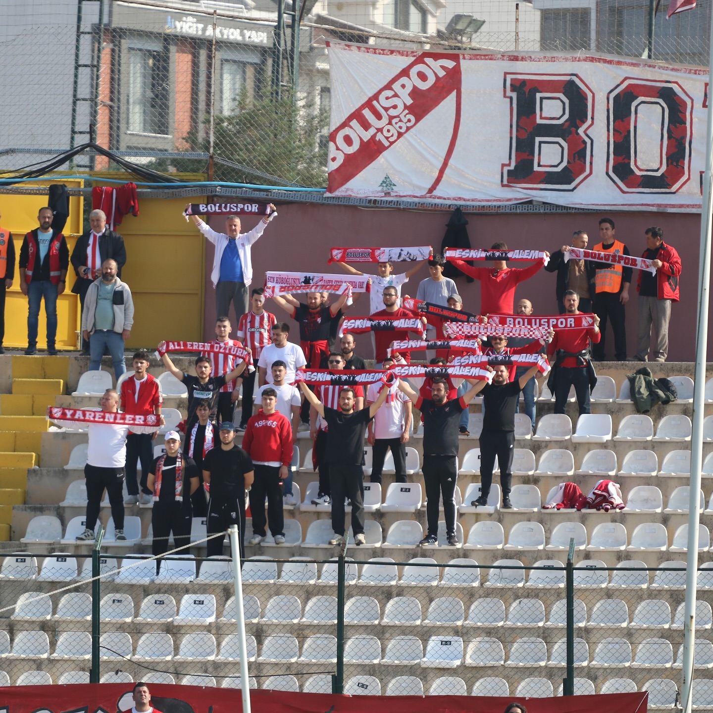 Yalnız Bırakmadılar