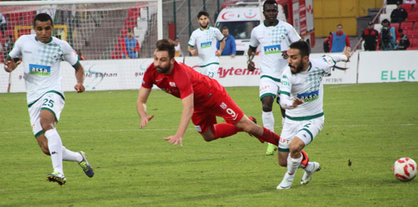 AKIN ÇORAP GİRESUNSPOR    1 - 0	BALIKESİRSPOR BALTOK