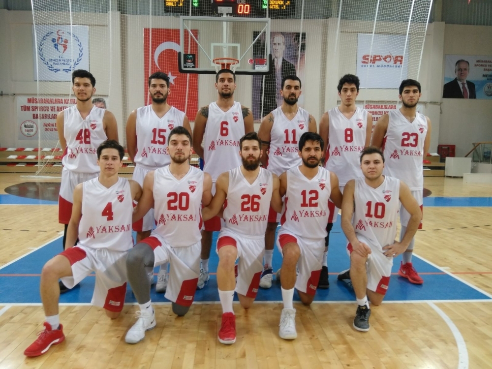 BASKETBOLDA SEVİNDİREN GALİBİYET