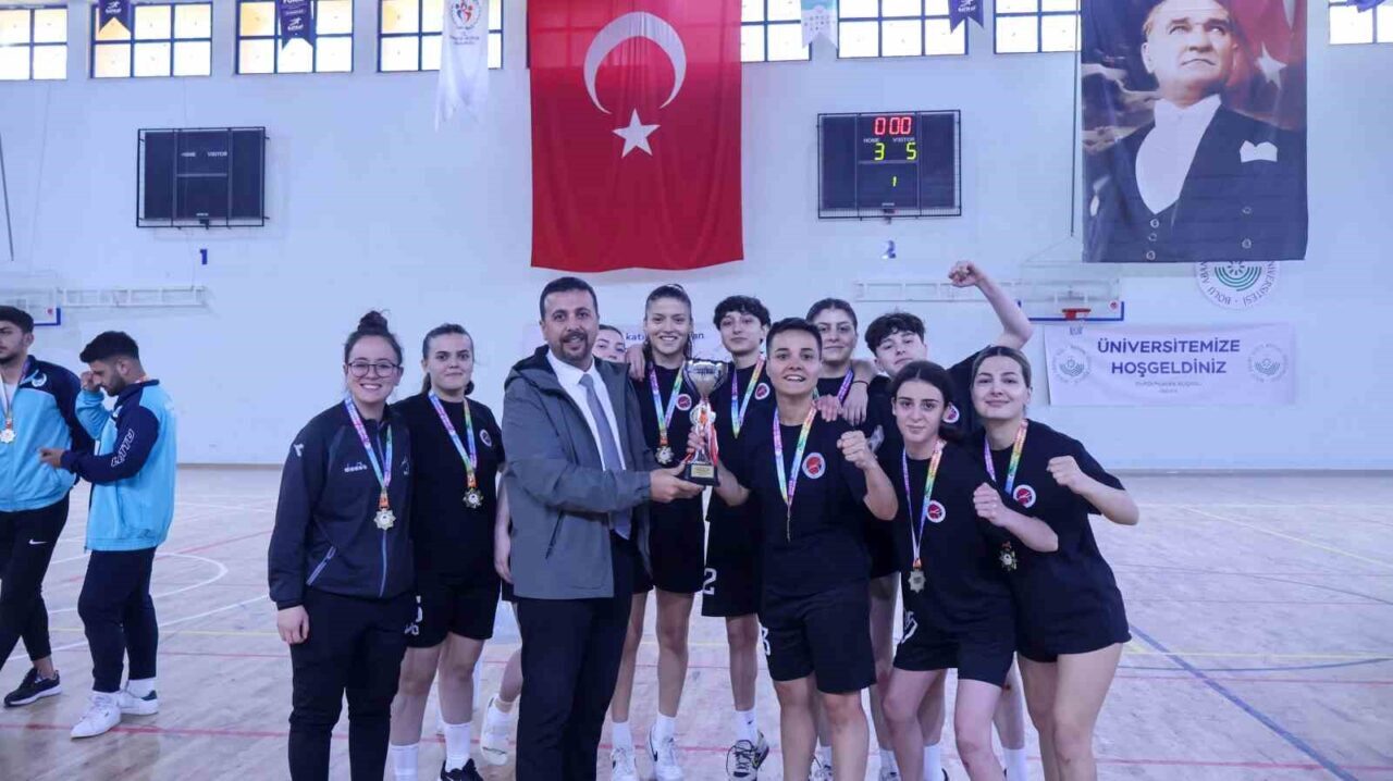 Bolu’da Şampiyon Kastamonulu Kızlar