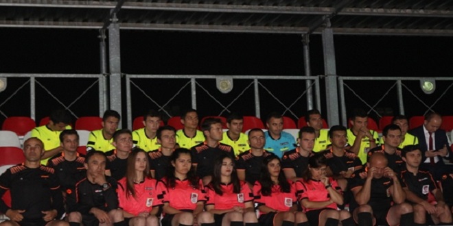 Futbol hakemlerine eğitim