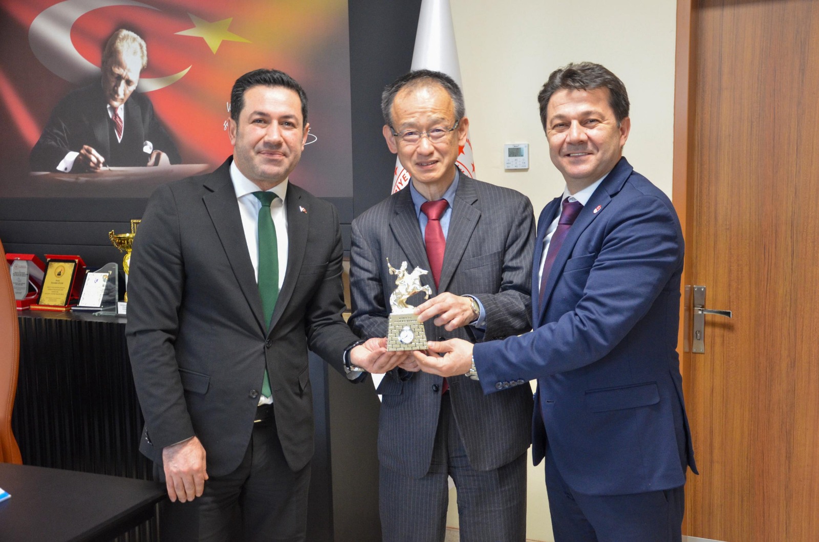 Japon Başkan Spor Tesislerini İnceledi