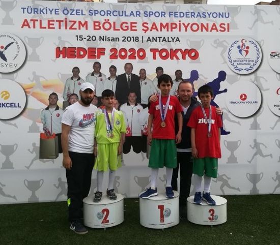 Madalyaları topladılar 
