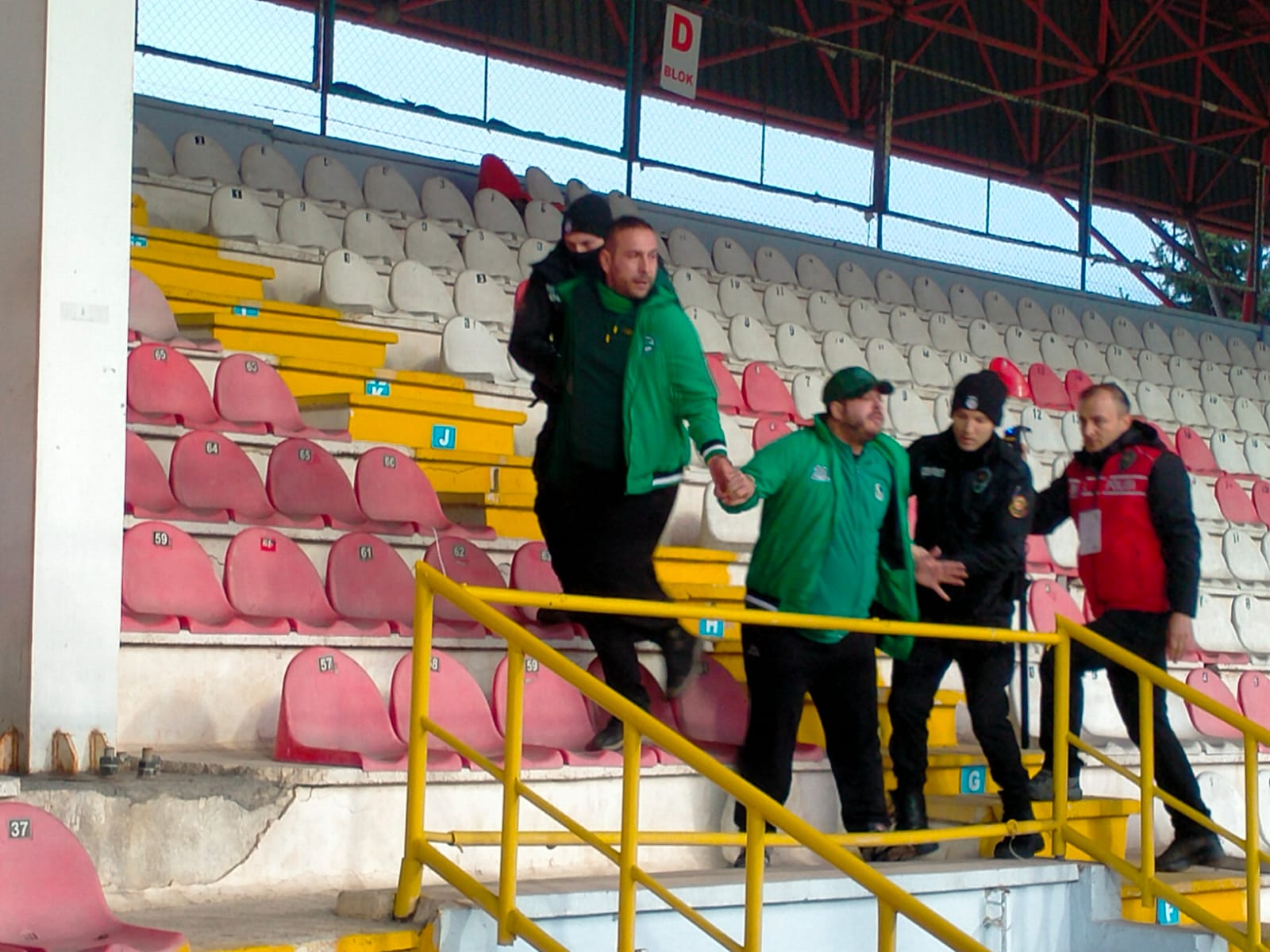 Sakaryasporlular Sahayı Karıştırdı