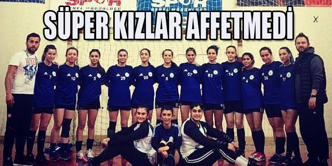 SÜPER KIZLAR AFFETMEDİ