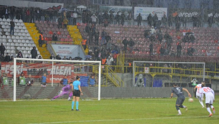 Yağmur Altında Bile Susmadılar